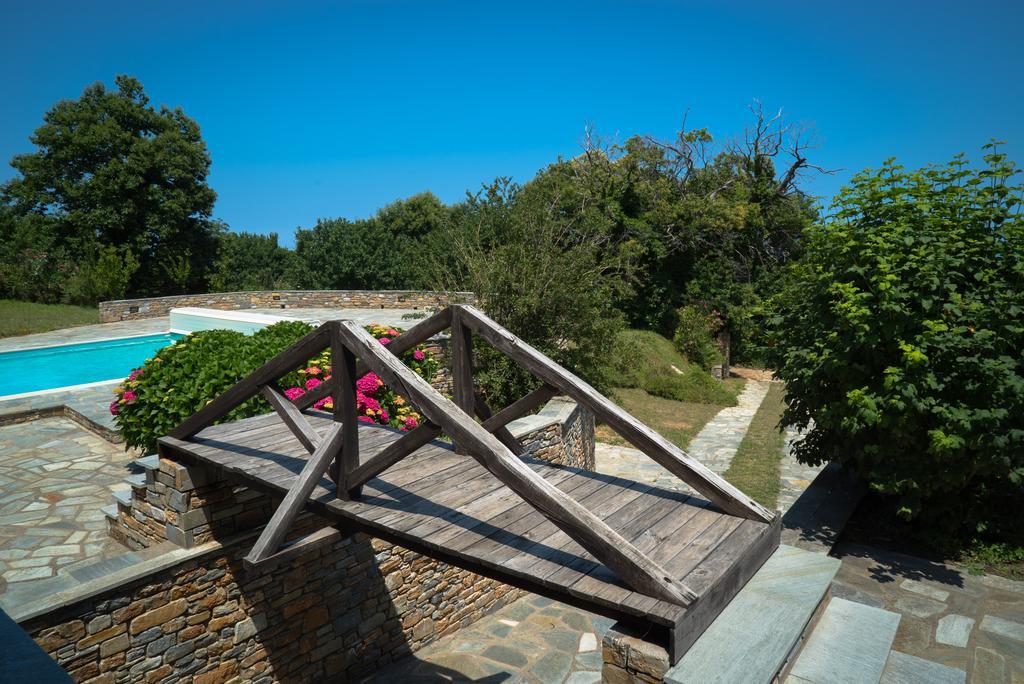 Luxury Villa With Pool In Τσαγκαράδα Εξωτερικό φωτογραφία